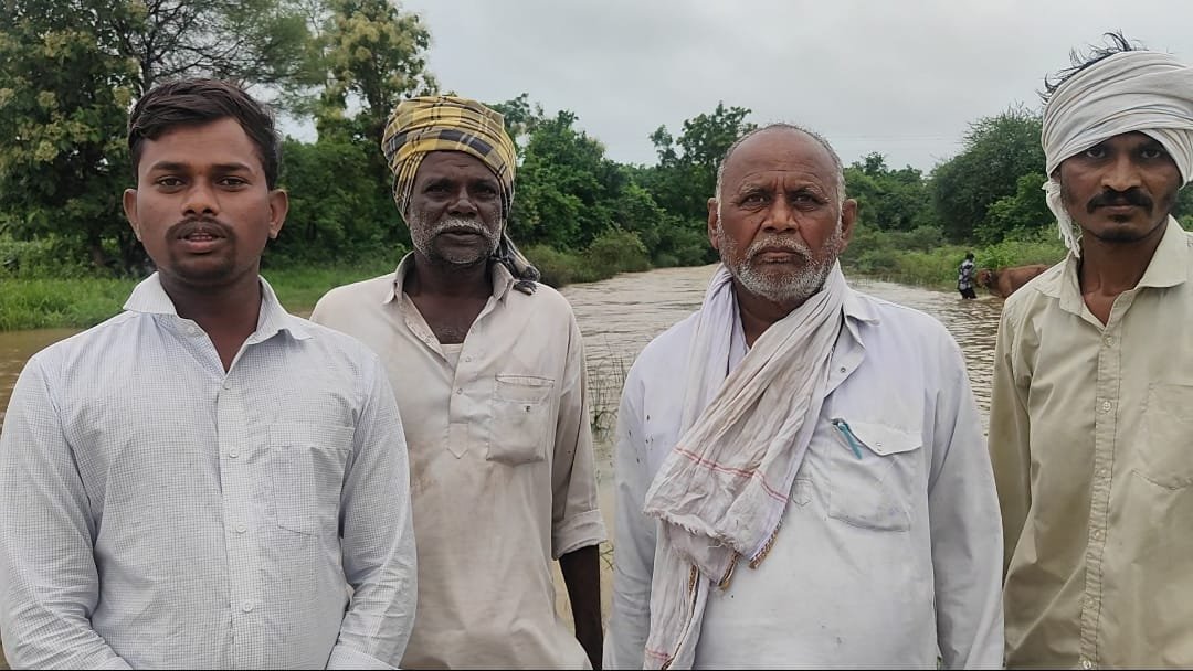 ఝరి (బి) వంతెనపై వరద నీరు, రాకపోకలు స్తంభన