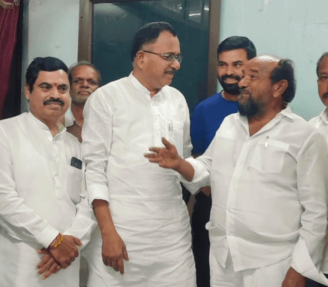 Alt Name: ఆర్. కృష్ణయ్య, మల్లు రవి భేటీ