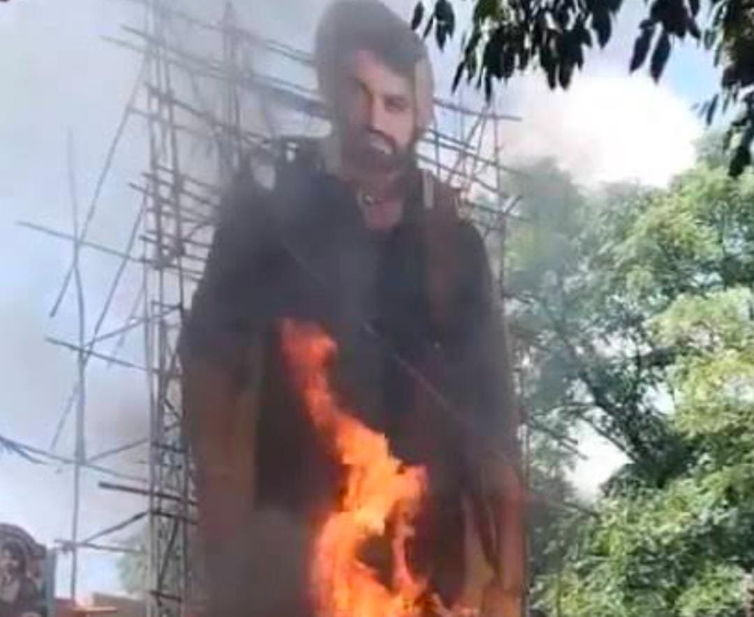 Alt Name: సుదర్శన్ థియేటర్ వద్ద ఎన్టీఆర్ కటౌట్ నిప్పు