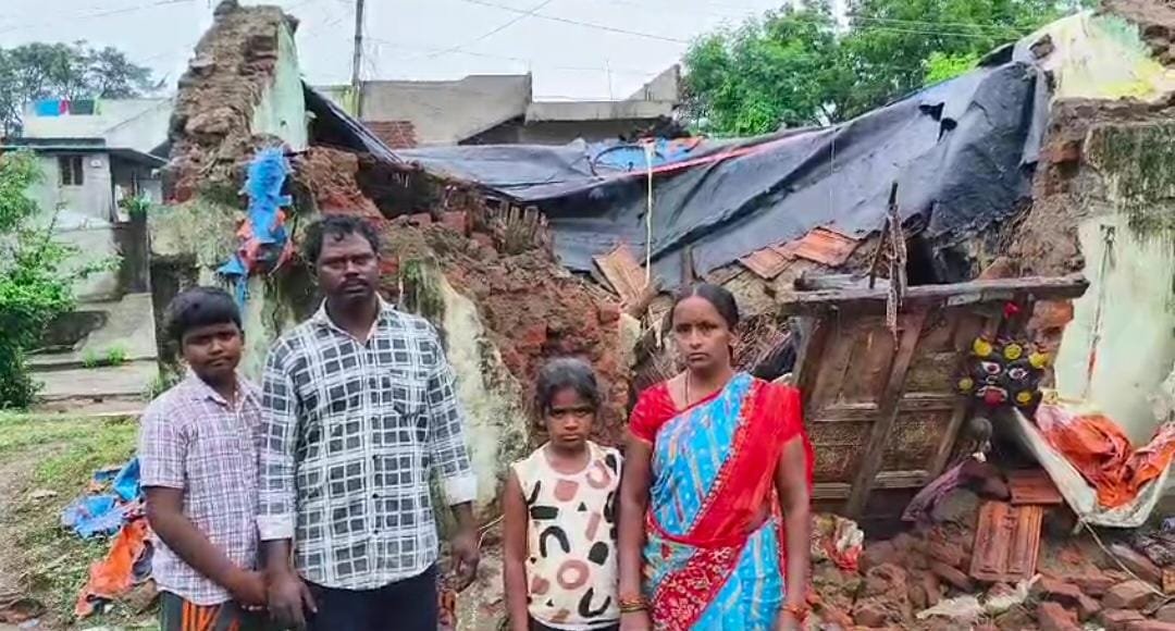 House Collapse Mudholl Odnal Bhoomaiah