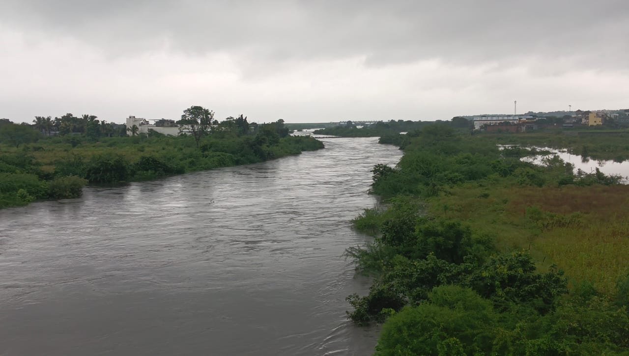 భారీ వర్షాలతో బైంసా పట్టణంలో జలమయం