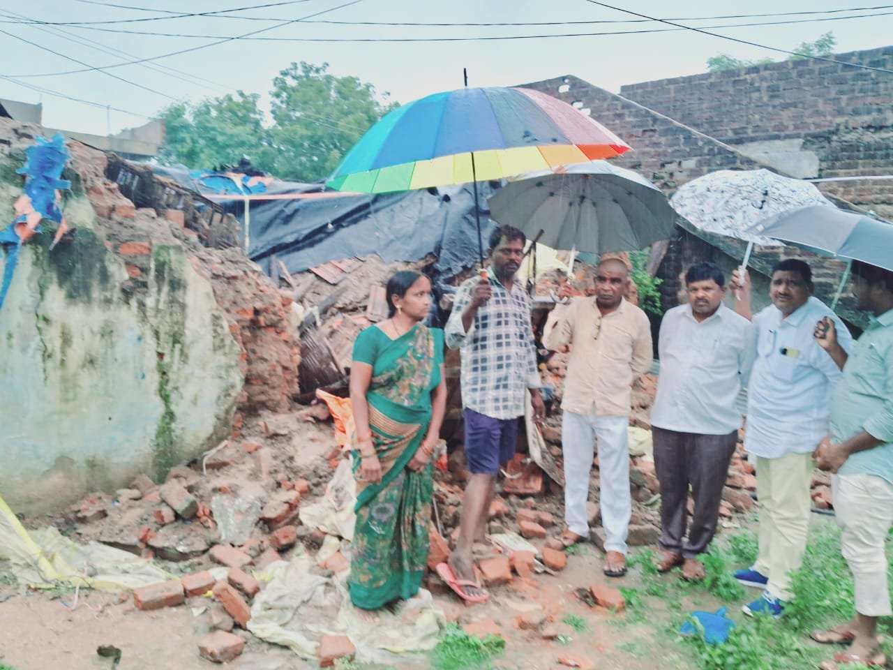 Tehsildar Mothiram Inspects Collapsed House Mudholl