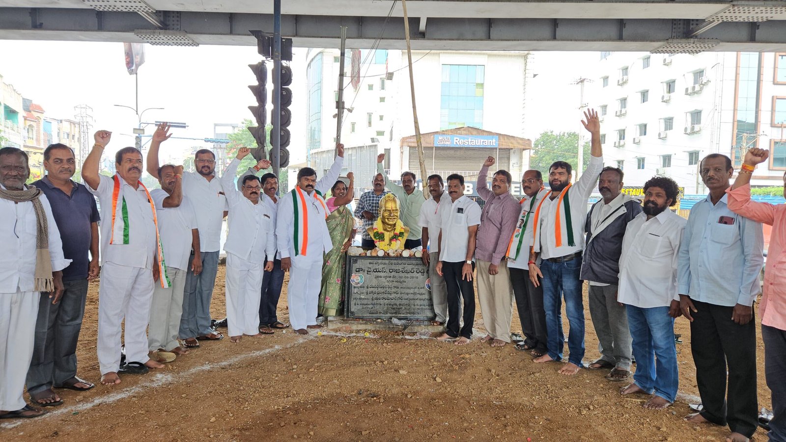 i Prabhakar Reddy Pays Tribute to YSR Rajasekhara Reddy