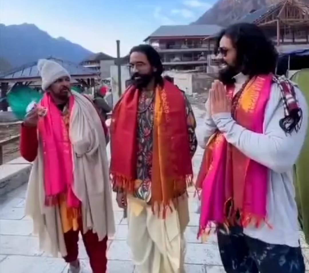 Manchu Vishnu Kedarnath Visit with Kannappa Movie Team