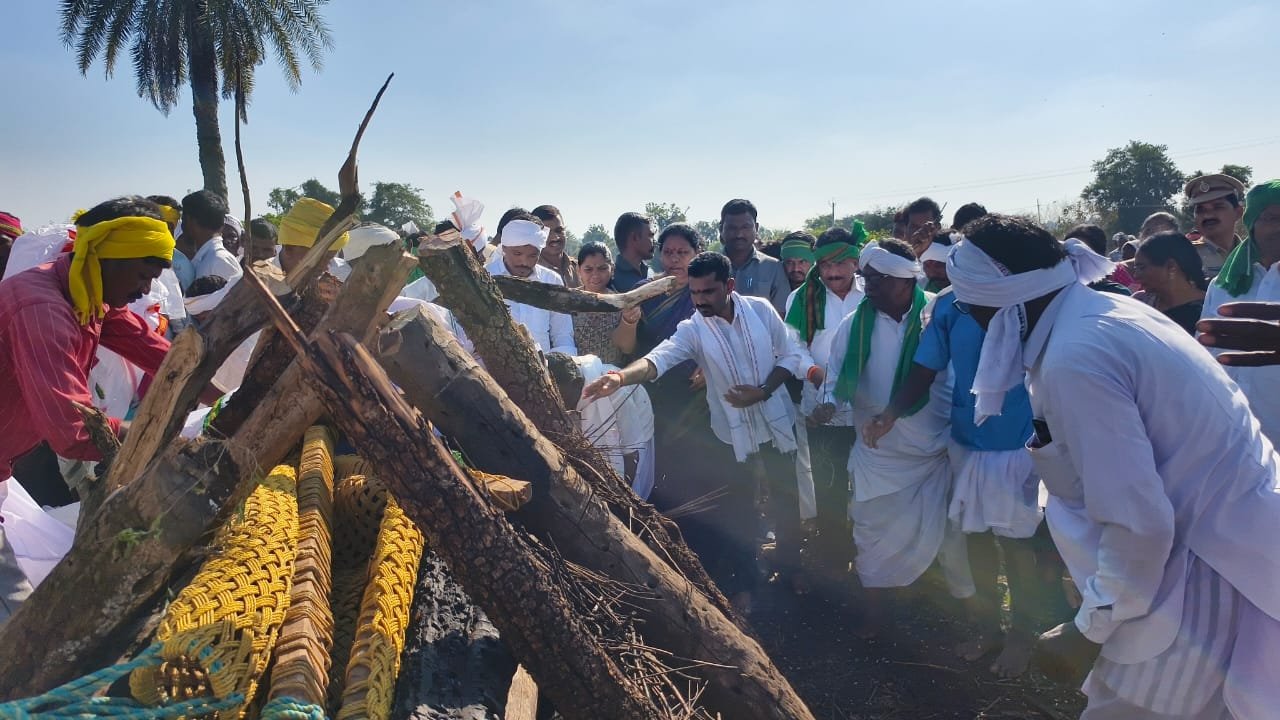 పద్మశ్రీ కనక రాజు గారి అంత్యక్రియలు