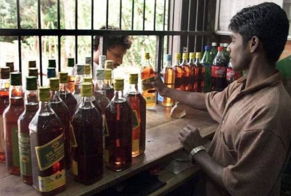 Telangana Border Liquor Shops Demand Decline