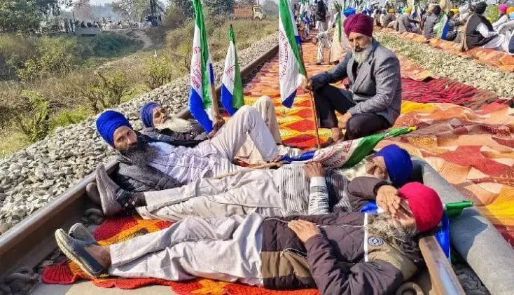 Punjab-Farmers-RailRoko-Protest