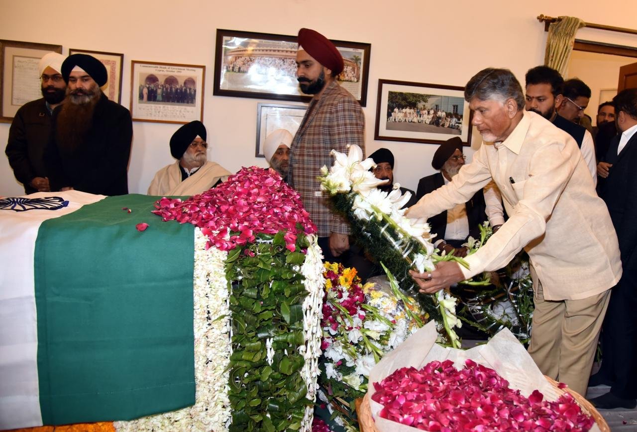 : CM Chandrababu Naidu Pays Tribute to Former PM Manmohan Singh in Delhi