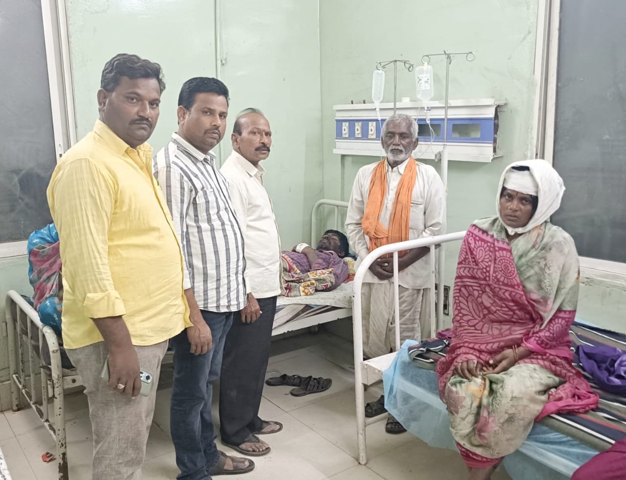 BJP Leaders Visit Agricultural Workers Injured in Mudhol Accident