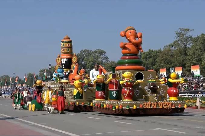 : గణతంత్ర దినోత్సవంలో ఏటికొప్పాక బొమ్మల శకటం