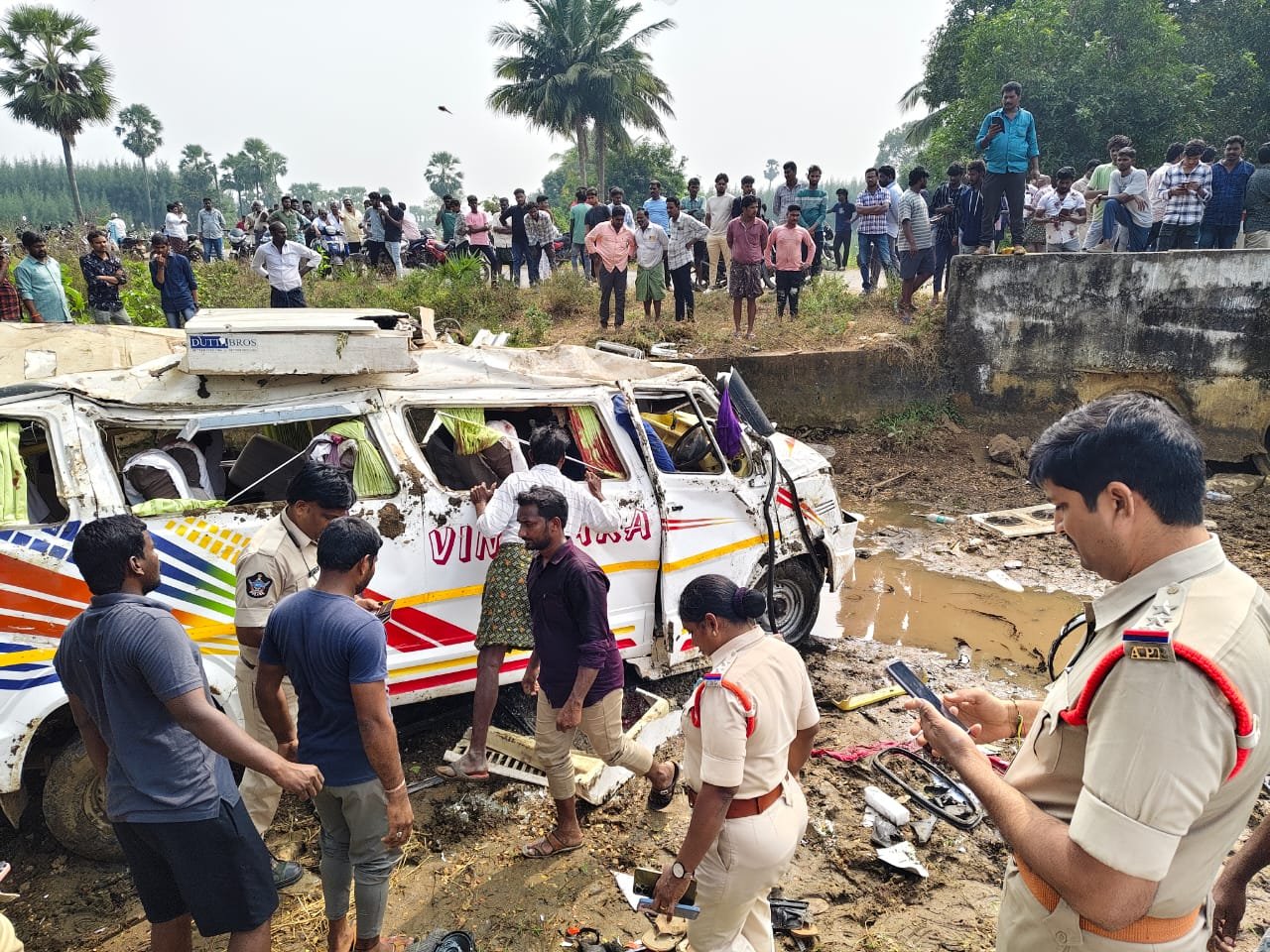 Tempo van accident Kakinada district