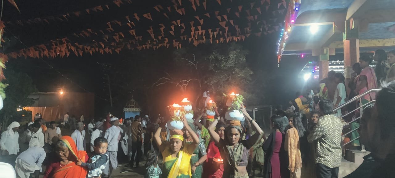 మొగిలి జాతరలో బోనాల పండుగ