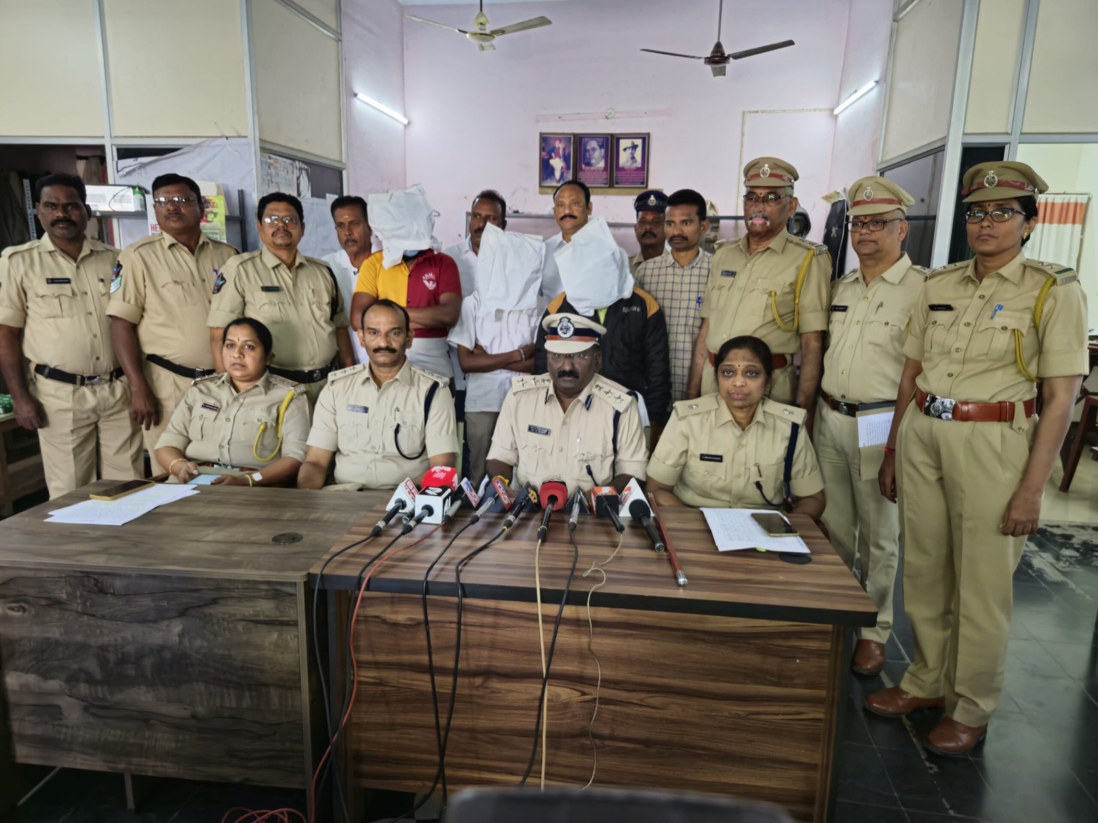 గుంటూరు ఎక్సైజ్ శాఖ కోకైన్ సీజ్ వివరాలు