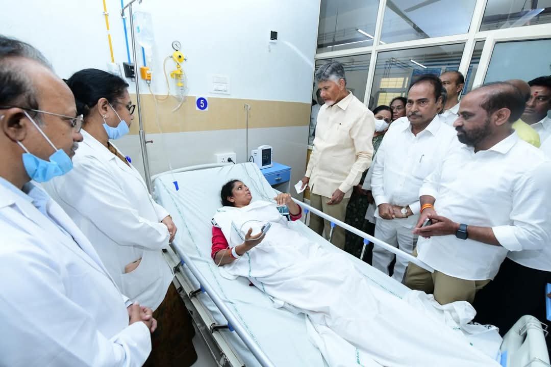 Chandrababu Naidu visiting stampede victims in Tirupati