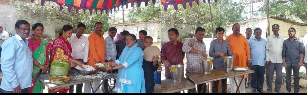 నిజామాబాద్ మైసమ్మ పోచమ్మ ఆలయంలో మహా అన్నదానం సందర్భంగా భక్తులకు భోజనం అందిస్తున్న volunteers








