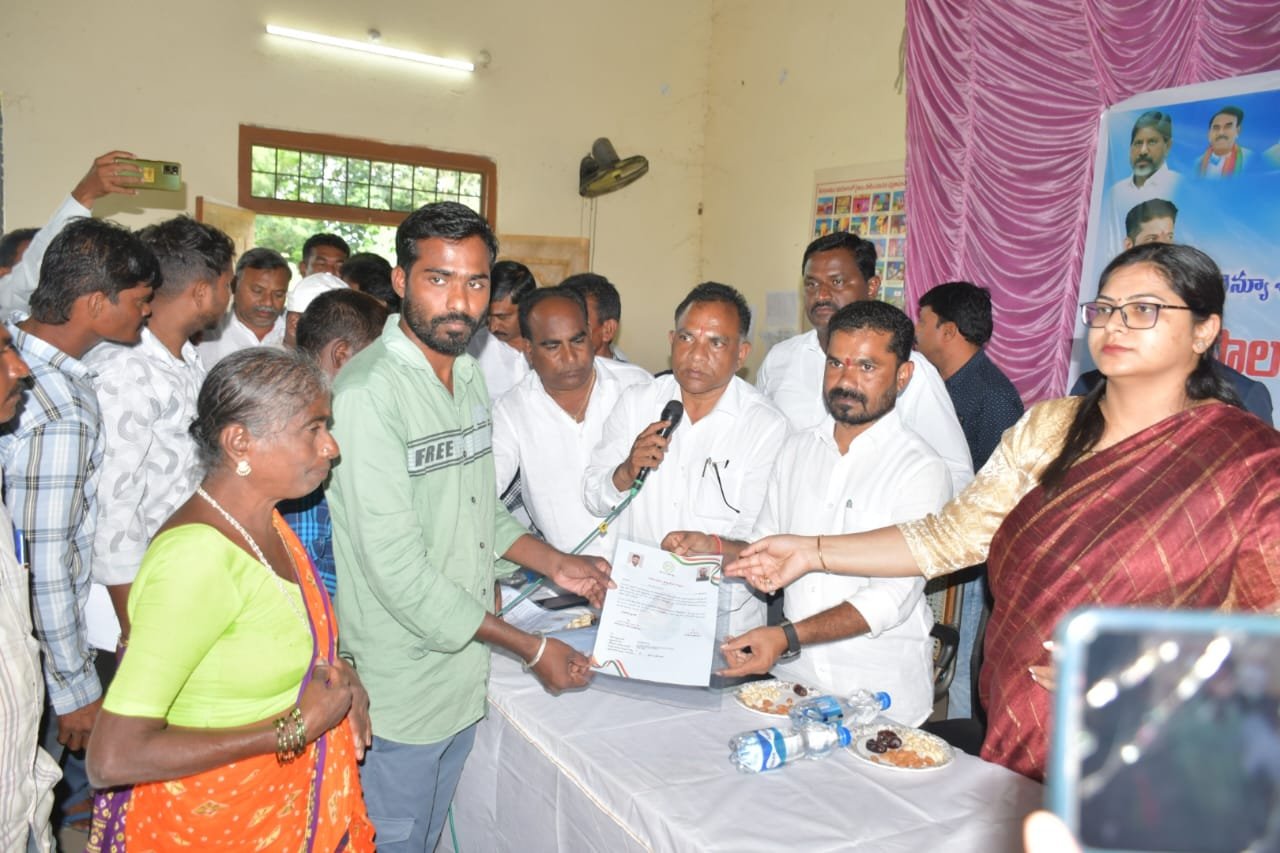 నూతన రేషన్ కార్డులతో పేదలకు ఆర్థికాభివృద్ధికి దోహదం:*

జిల్లా కలెక్టర్ అభిలాష అభినవ్