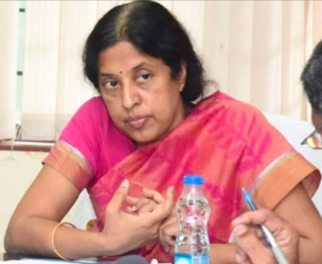 ఐఏఎస్ శ్రీలక్ష్మి రివిజన్ పిటిషన్ హైకోర్టు కొట్టివేత!
