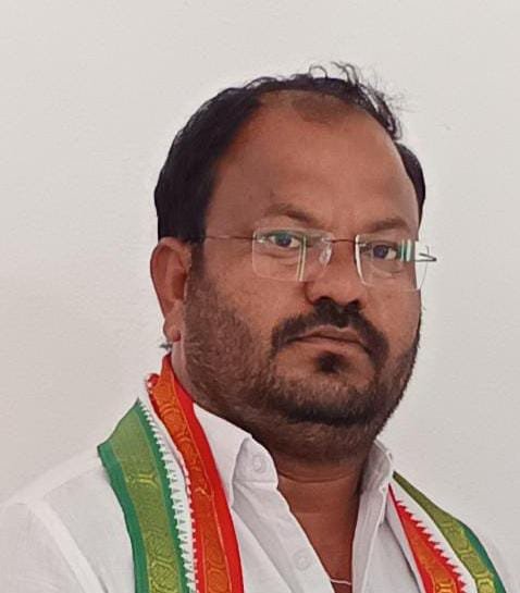 కాంగ్రెస్పై విమర్శలు రాజకీయ లబ్ధికే: ఆదివాసీ కాంగ్రెస్ నేత గోవింద్ నాయక్