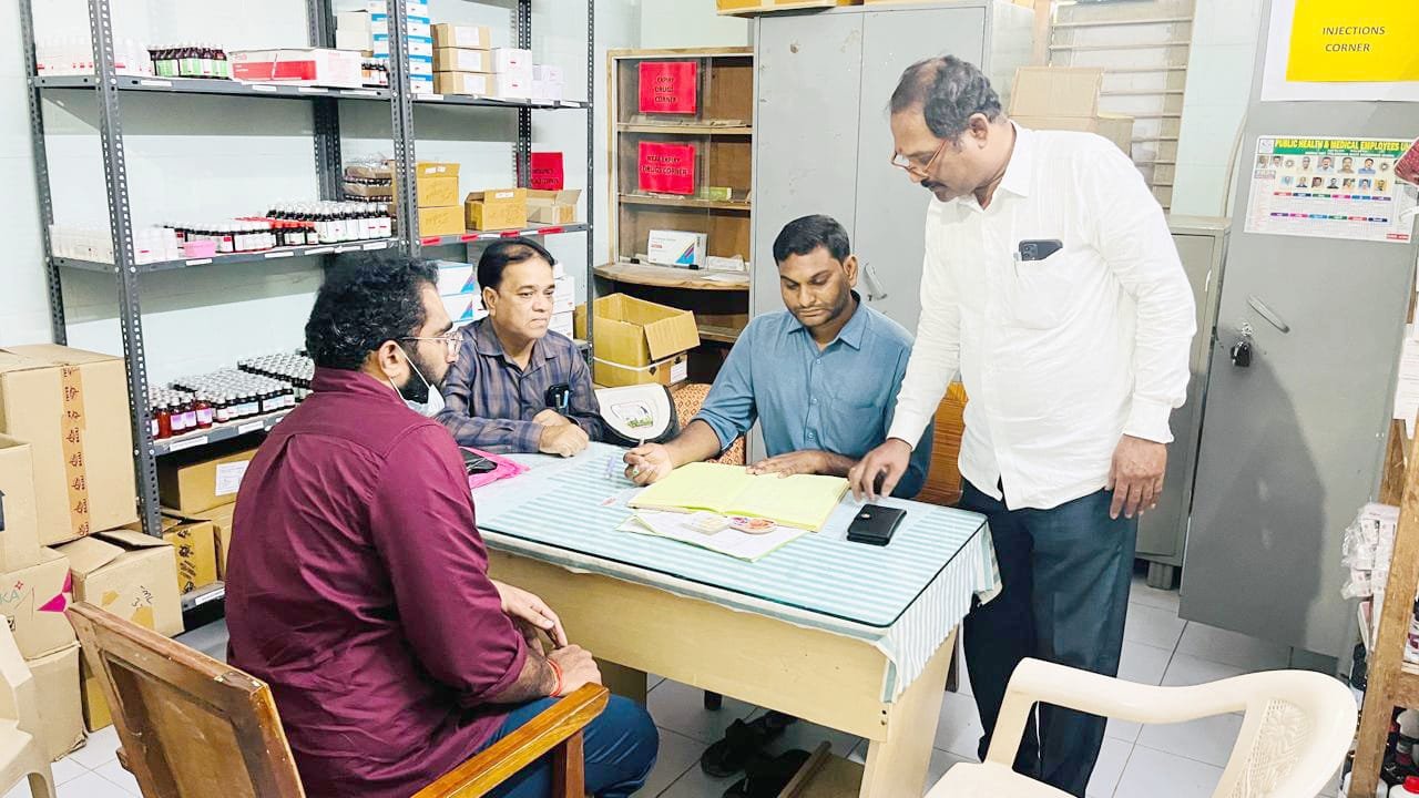 సీజనల్ వ్యాధులు ప్రబలకుండా ప్రత్యేక చర్యలు తీసుకోవాలి డిప్యూటీ డిఎంహెచ్ఓ డాక్టర్ ఆకాష్ గడపాలే