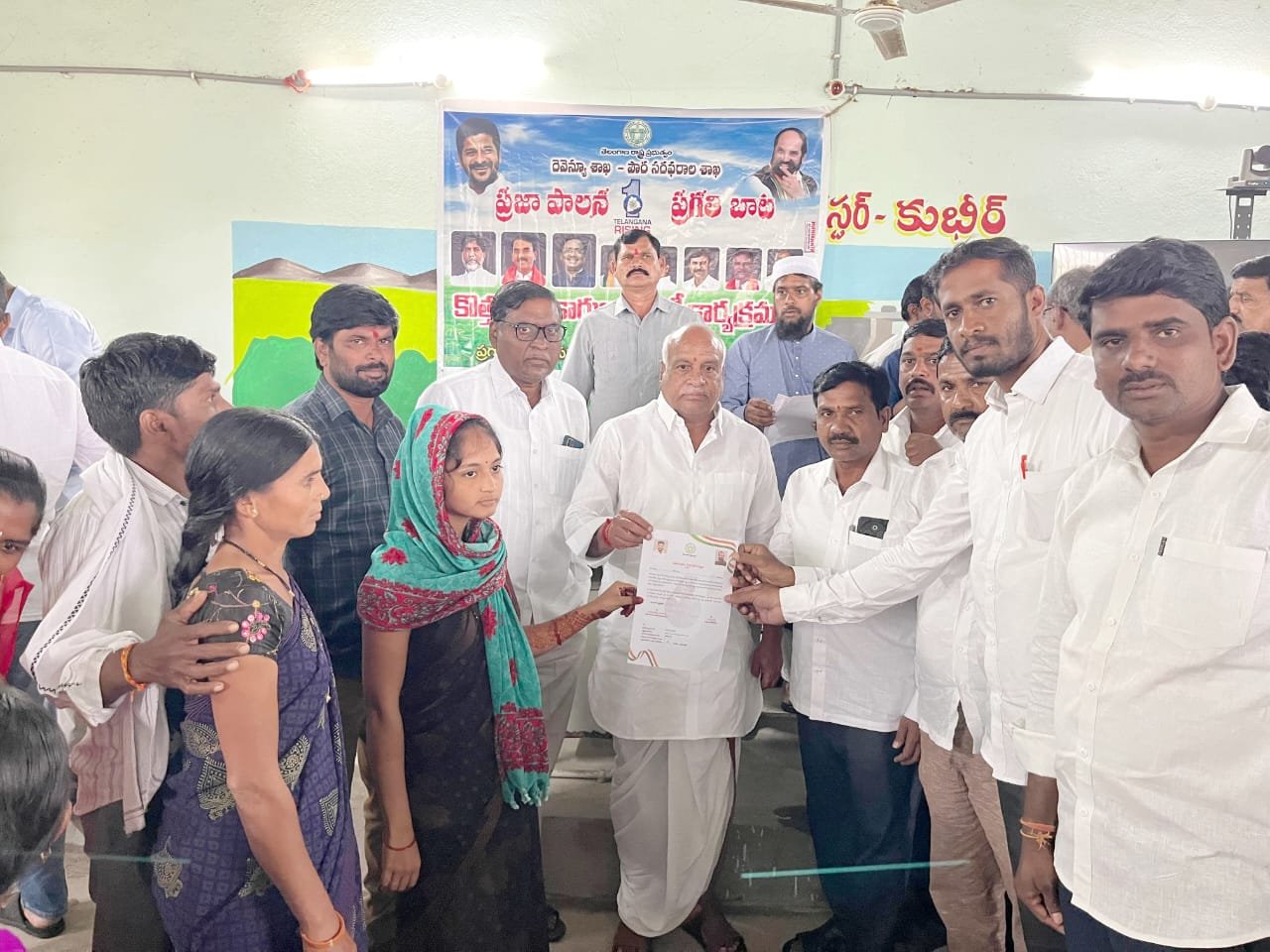అర్హులైన ప్రతి ఒక్కరికి రేషన్ కార్డుల పంపిణీ ఎమ్మెల్యే పవార్ రామారావు పటేల్