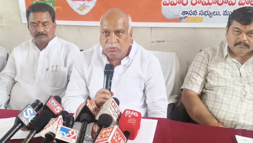 అమ్మవారి ఆలయ పునర్నిర్మాణం చేపట్టకపోతే నిరాహారదీక్ష ఎమ్మెల్యే పవార్ రామరావ్ పటేల్